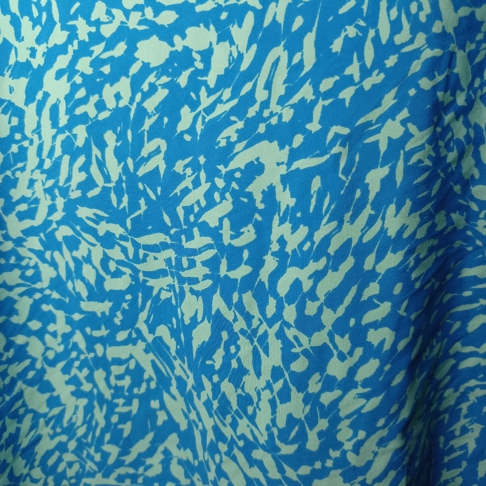 Athleta Blue and Green Relaxed Tank Top - Picture 4 of 8